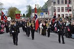 Politiet stilte i toget likevel. Tor Kristian Haugan og Bjørn Tretøy meldte seg frivillig.
